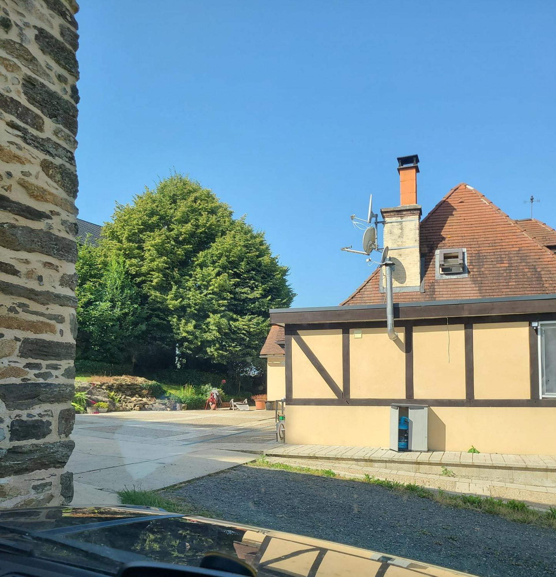 Studio L'Audrerie. Saint-Pardoux-Corbier Luaran gambar